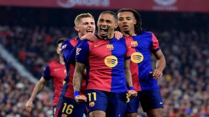 sevilla-fc-v-fc-barcelona-la-liga-ea-sports-1-300x169 Raphinha hace olvidar con creces el fallido fichaje de Nico Williams