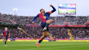 fc-barcelona-v-real-sociedad-la-liga-ea-sports-1-300x169 El FC Barcelona solo vendería a Ronald Araujo en un caso