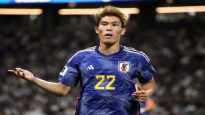 japan-v-syria-fifa-world-cup-asian-2nd-qualifier-1-300x169 El FC Barcelona marca de cerca a un defensa del Arsenal