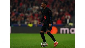 sl-benfica-v-fc-barcelona-uefa-champions-league-2024-25-round-of-16-first-leg-2-1-300x169 La gran duda de Hansi Flick para recibir a Osasuna es....