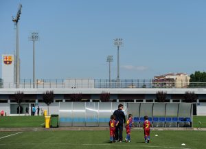 la-masia-the-heart-of-fc-barcelonas-youth-system-300x217 Deco cierra la continuidad de dos perlas del FC Barcelona