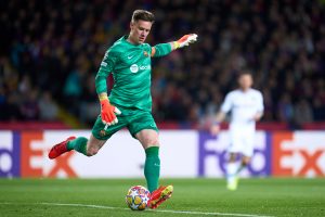 fc-barcelona-v-ssc-napoli-round-of-16-second-leg-uefa-champions-league-2023-24-300x200 Tensiones internas complican la ida de Ter Stegen del Barça