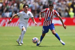 atletico-de-madrid-v-botafogo-fr-group-b-fifa-club-world-cup-2025-1-300x200 Un gigante de la Serie A aprieta por Nahuel Molina
