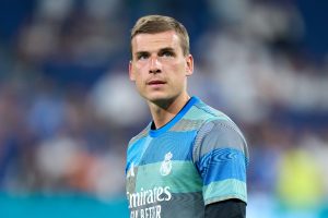 real-madrid-cf-v-ca-osasuna-laliga-ea-sports-2-300x200 Salida TOP: Un bicampeón europeo acelera por Andriy Lunin