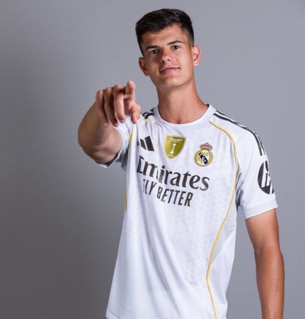 img_7808 El Real Madrid no precipitará la recompra de Nico Paz y Chema
