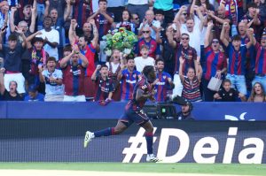 levante-ud-v-real-betis-balompie-laliga-ea-sports-300x199 El plan 'B' del FC Barcelona si falla Julián Álvarez es...