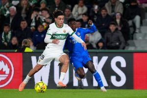 elche-cf-v-real-madrid-cf-laliga-ea-sports-2-300x200 Héctor Fort da buenas noticias e ilusiona al FC Barcelona