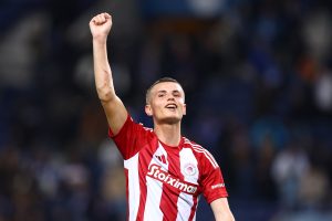 fc-porto-v-olympiacos-fc-uefa-europa-league-2024-25-league-phase-md7-3-300x200 El Real Madrid mueve ficha por el '5' de moda en Europa