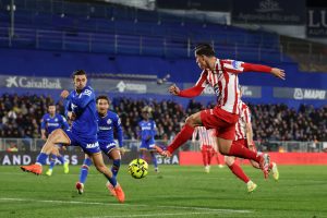 getafe-cf-v-atletico-de-madrid-laliga-ea-sports-1-300x200 La Roma aparece en el horizonte de Giacomo Raspadori