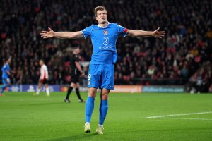 psv-eindhoven-v-atletico-de-madrid-uefa-champions-league-2025-26-league-phase-md6-1-300x200 Los números del golpe en la mesa de Alexander Sorloth