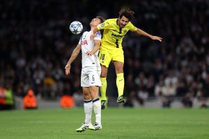 tottenham-hotspur-v-villarreal-cf-uefa-champions-league-2025-26-league-phase-md1-300x200 Dos piezas clave de Marcelino son duda para recibir al Barça