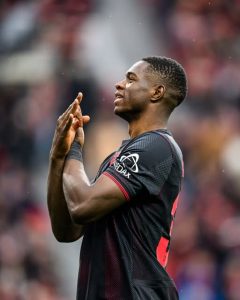 IMG_2757-240x300 El Barça activa el relevo de Lewandowski