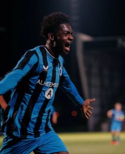 IMG_2887-244x300 El FC Barcelona espio a un joven talento en la Youth League