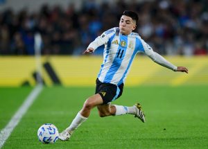 argentina-v-colombia-fifa-world-cup-2026-qualifier-300x215 El fuerte motivo que dejaría a Almada fuera del Atlético