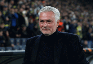 Mou-300x208 Aviso a navegantes: Mourinho pone todo claro al vestuario