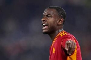 20260306_200442-300x200 La AS Roma desmiente contactos del FC Barcelona por...