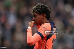 img_8874-300x200 El FC Barcelona esquiva la alerta amarilla en Newcastle