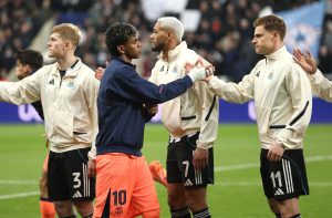 newcastle-united-fc-v-fc-barcelona-uefa-champions-league-2025-26-round-of-16-first-leg-2-300x197 Harvey Barnes: 'Haremos la vida imposible al FC Barcelona'