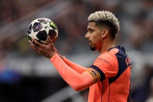 newcastle-united-fc-v-fc-barcelona-uefa-champions-league-2025-26-round-of-16-first-leg-300x200 El FC Barcelona encuentra una novia TOP para Ronald Araujo