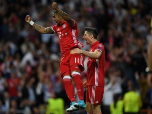 real-madrid-cf-v-fc-bayern-muenchen-uefa-champions-league-quarter-final-second-leg-300x224 Douglas Costa: 'Lewandowski sería perfecto para la Juventus'