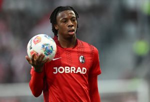 fc-st-pauli-v-sport-club-freiburg-bundesliga-300x204 Deco encuentra un lateral zurdo TOP a bajo precio