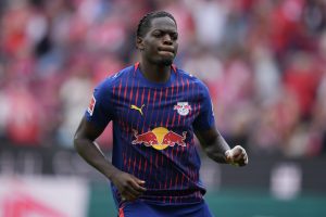 1-fsv-mainz-05-v-rb-leipzig-bundesliga-300x200 El Real Madrid no pierde de vista a un joven defensa francés