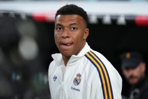 real-madrid-cf-v-athletic-club-laliga-ea-sports-300x200 El Santiago Bernabéu sigue de uñas con Kylian Mbappé