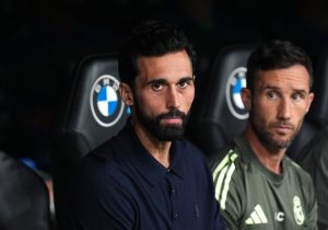real-madrid-cf-v-real-oviedo-laliga-ea-sports-2-1-300x210 Enésimo round: Nuevo cruce entre Carreras y Álvaro Arbeloa