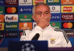 sl-benfica-training-session-and-press-conference-uefa-champions-league-2025-26-league-phase-md3-300x208 Márchate: José Mourinho no cuenta con un tótem de Florentino