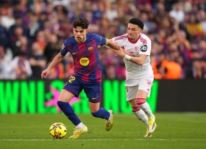 fc-barcelona-v-sevilla-fc-laliga-ea-sports-1-300x217 Un campeón de Europa se suma a los planes de Hansi Flick