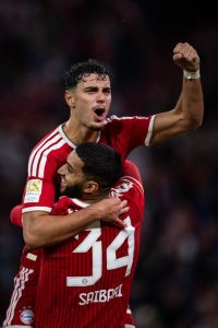 pav888888-200x300 Bayern: La Bundesliga empieza con goleada